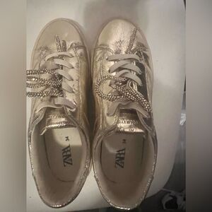 ZARA Shoes Youth 3.5 Lace Up Low Top Metallic Bow Sneakers Gold Faux Leather